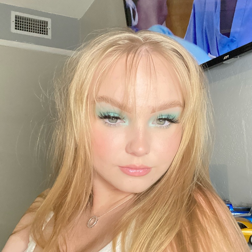 Meet your Posher, Tabitha